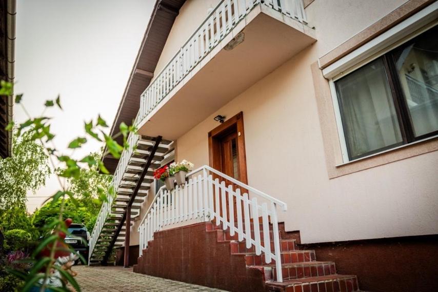 Respect Apartament Heviz Bagian luar foto