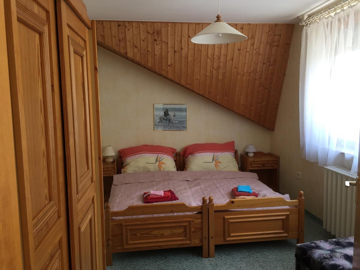 Respect Apartament Heviz Bagian luar foto